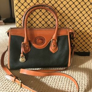 Vintage Dooney and Bourke green crossbody bag